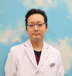 歯科医師　安藤槙之介